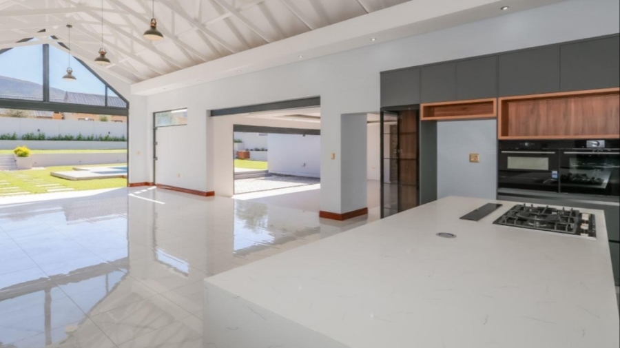 5 Bedroom Property for Sale in Leloko Lifestyle Estate North West